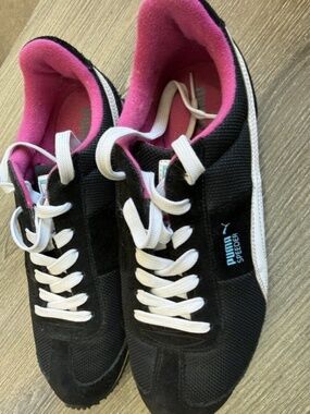 Vintage PUMA Speeder women's shoe